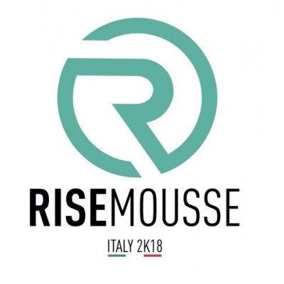 Logótipo verde-água com texto RISE MOUSSE e ITALY 2K18