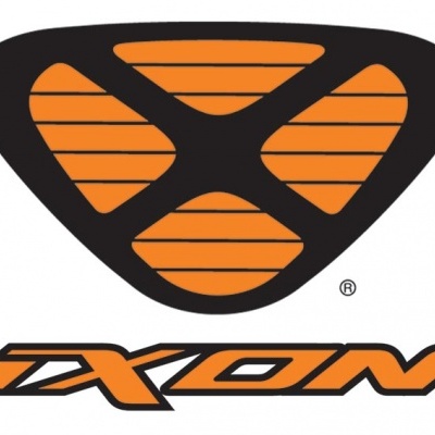 Logotipo alaranjado e preto com texto IXON