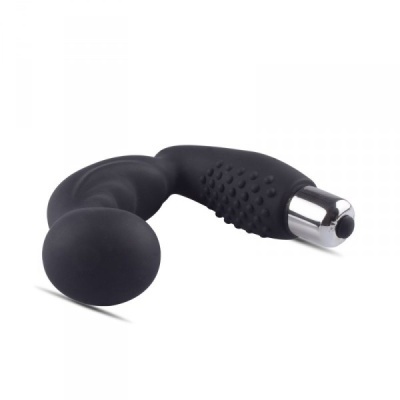 Vibrador masculino preto curvo com textura e detalhe metálico
