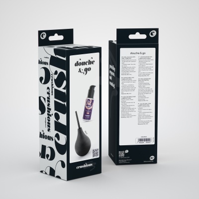 Embalagem preta e branca do produto 'douche & go' com imagem da seringa preta e texto informativo.