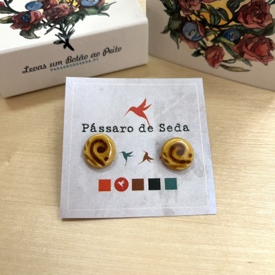 Brincos/Earrings “Levas um Botão ao Peito”