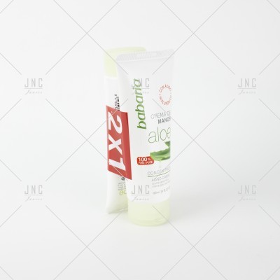 Creme de mãos Babaria aloe vera em tubo branco com embalagem promocional 2x1