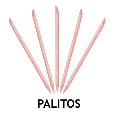 Cinco palitos de madeira em leque com a palavra PALITOS
