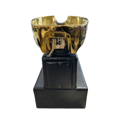 Cadeira de cabeleireiro com bacia dourada e estrutura preta acolchoada