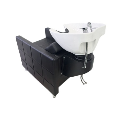 Cadeira de cabeleireiro preta com cuba branca para lavagem de cabelo