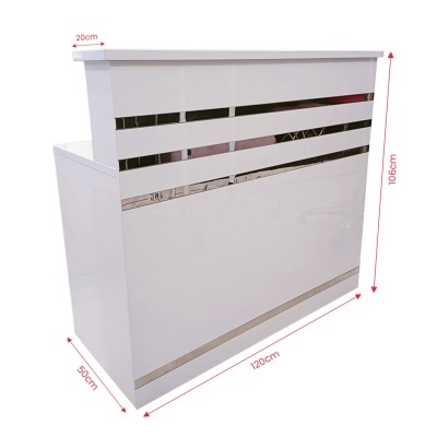 Balcão de receção branco com faixas espelhadas e medidas indicadas