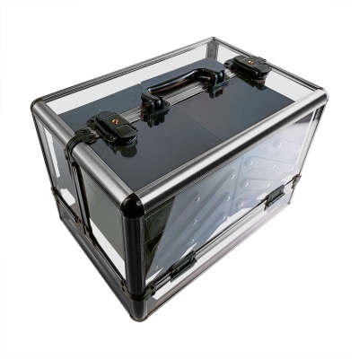 Mala transportadora transparente com gavetas e estrutura metálica prateada