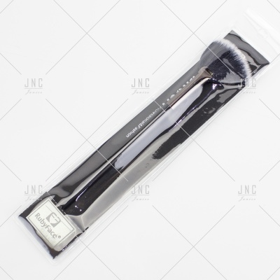 Pincel de maquilhagem preto embalado em plástico transparente