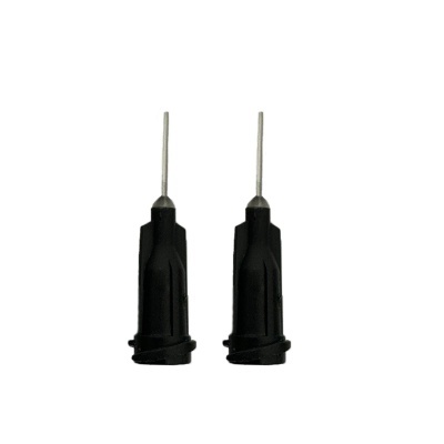 Conjunto de duas agulhas com corpo preto e ponta metálica