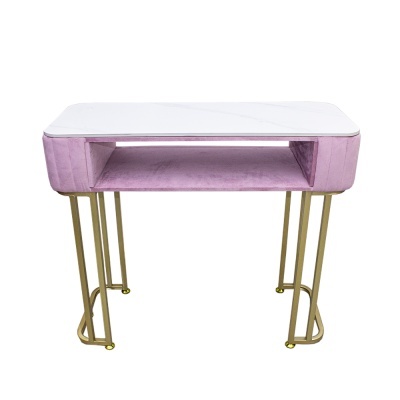 Mesa de centro branca com estrutura rosa e pernas douradas