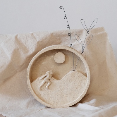 "Correr" Jarra /painel cerâmico