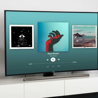 Coluna amplificada MV3 com Bluetooth, bateria para 20h, 130W potência.