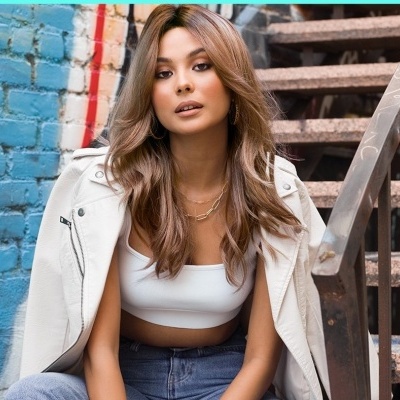 Peruca de cabelo sintético" Sage" coleção René of Paris