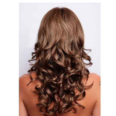 Cabelo ondulado castanho claro visto de costas