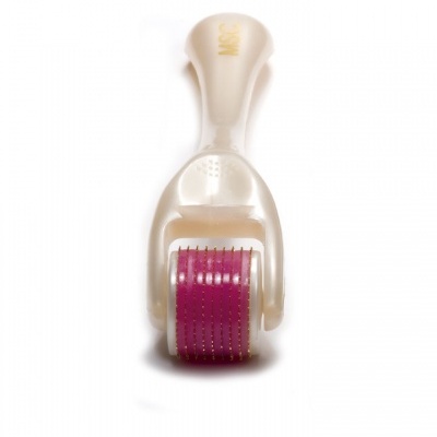 Derma-Roller 540 - 0,5 mm, aumenta a capacidade de penetração dos nutrientes capilares.