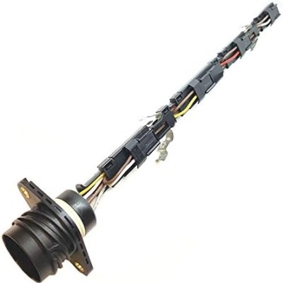 Cabo elétrico com conector preto e vários fios coloridos