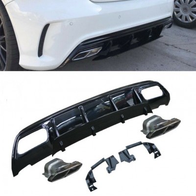 Parte traseira inferior de carro branco e conjunto de peças automóvel para substituição, incluindo difusor e ponteiras de escape.