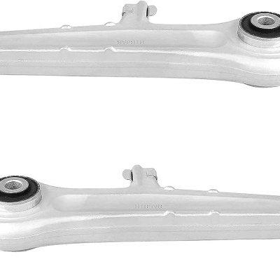 Braços oscilantes de suspensão automóvel em metal prateado com buchas pretas