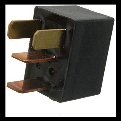 Relé elétrico preto com três pinos metálicos