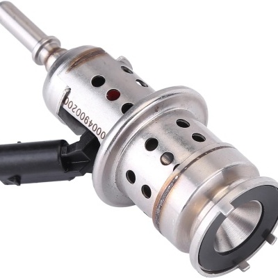 Peça metálica cilíndrica com conector preto e etiqueta numerada