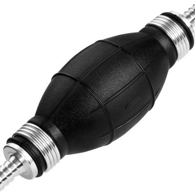 Bomba manual de aspiração de combustível preta com extremidades metálicas prateadas