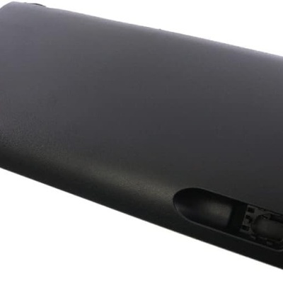 Tampa frontal preta para carro em plástico rígido com recorte oval