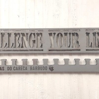 Medalheiro "Challenge your limits"