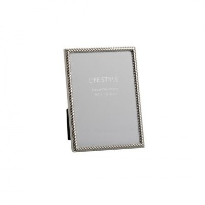 Moldura Linhas Curvas em Metal Prateado