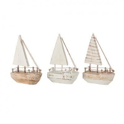 Barquinho em Madeira