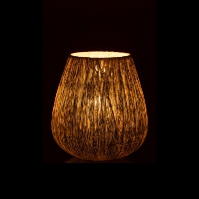 abajur redondo com fios entrelaçados castanhos e luz quente