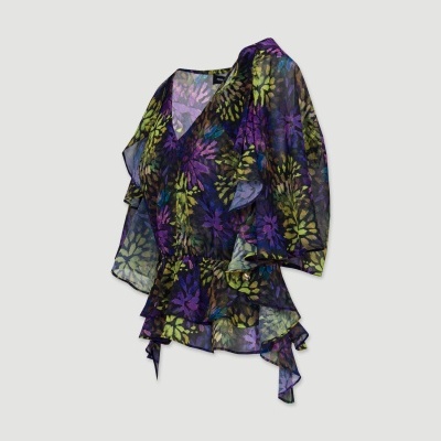 Blusa feminina floral com decote em V e babados