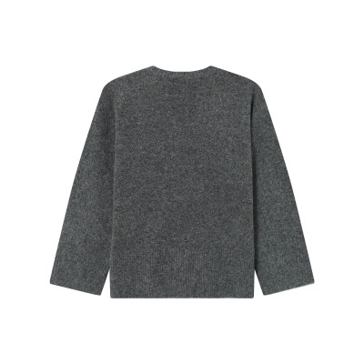 Camisola cinzenta de malha com manga comprida vista de costas