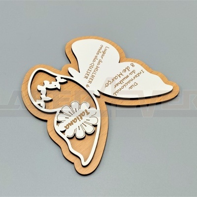 Placa em forma de Borboleta para o Dia Internacional da Mulher