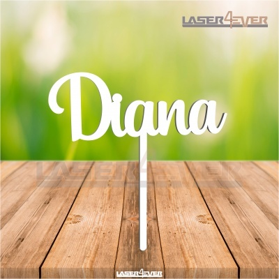 Topo de bolo acrílico branco com a palavra Diana em letra cursiva