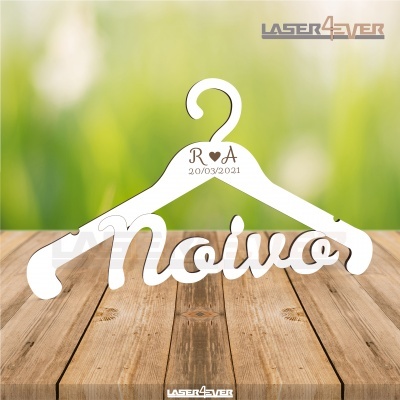 Cruzeta Noivo e Noiva - Iniciais e Data Personalizáveis