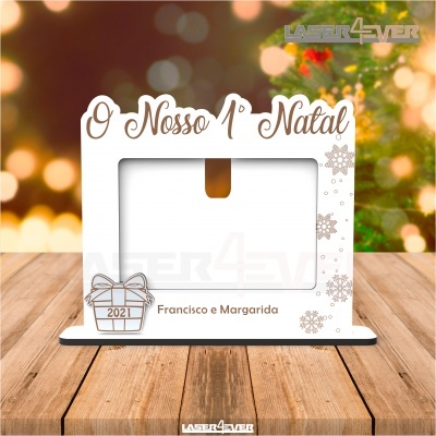 Moldura - O nosso Primeiro Natal - Nomes e Ano Personalizado
