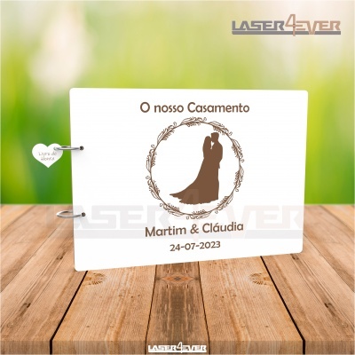 Livro de Honra Casamento - Casal Beijo Cara