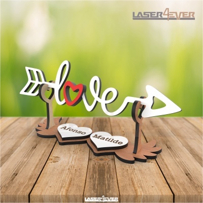 Escultura decorativa love com nomes Alonso e Matilde em madeira e acrílico