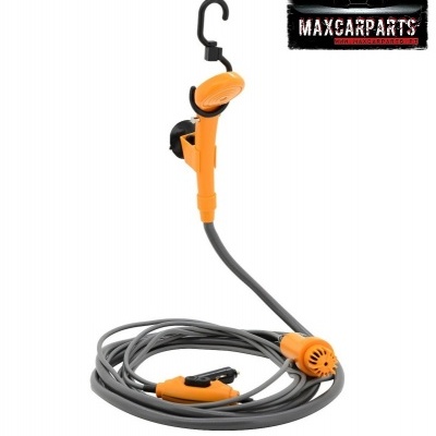 Chuveiro portátil com suporte e cabo enrolado em fundo branco