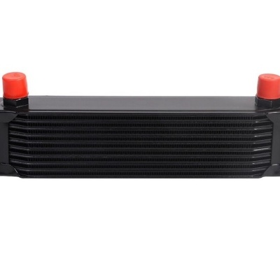 Intercooler preto com tampas vermelhas nas extremidades