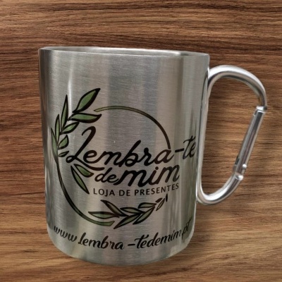 caneca alumínio com mosquetão