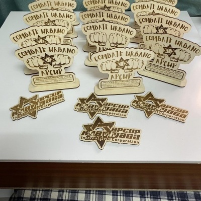 Troféus em Madeira, Madeira/Acrilico, Acrilico