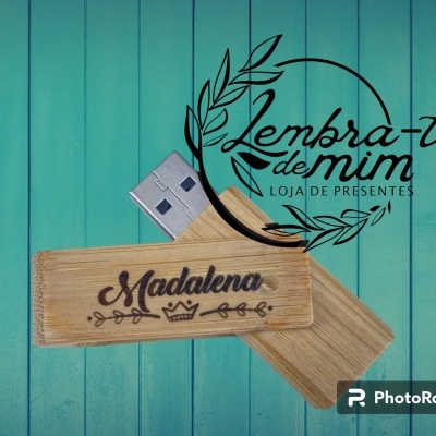 Pen USB em MDF de 16 GB