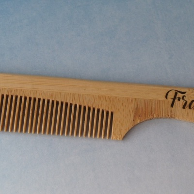 Pente em bambu