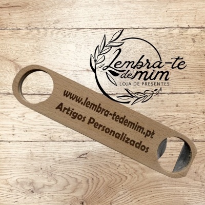 Abridor de garrafas em madeira