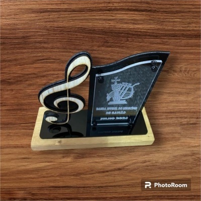 Troféus em Madeira, Madeira/Acrilico, Acrilico
