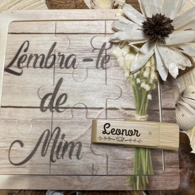 Pen USB em MDF de 16 GB