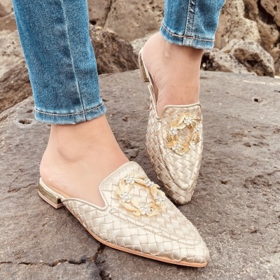 Parodi mulher mules dourados