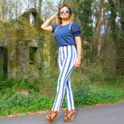 Calça riscas azuis e brancas Roberta Biagi