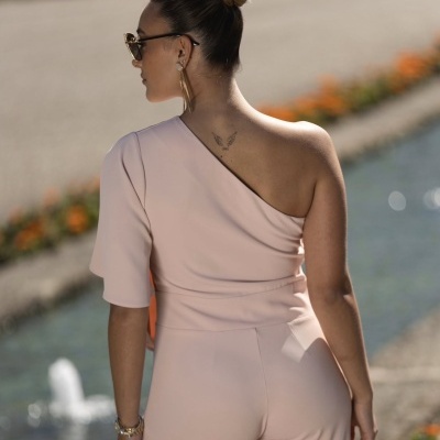 Macacão assimétrico rosa com folho Miss You